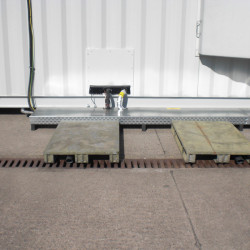 container02